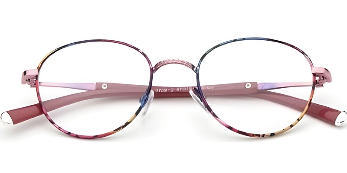 Eyeglasses Choosing To Make The Proportion Even